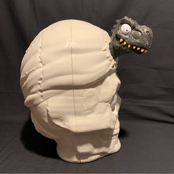 Giant 12” Pirate Zuru Smasher Skull Eye Ball Lights Up W/ Sound - Picture 7 of 8